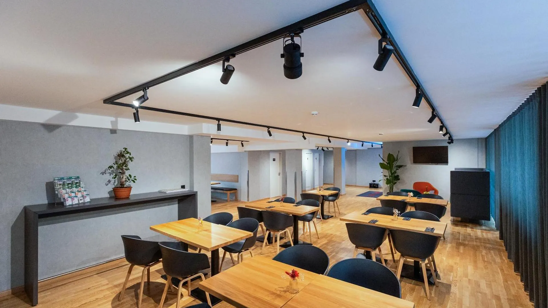 ***  Mk Hotel Frankfurt Франкфурт-на-Майне Германия